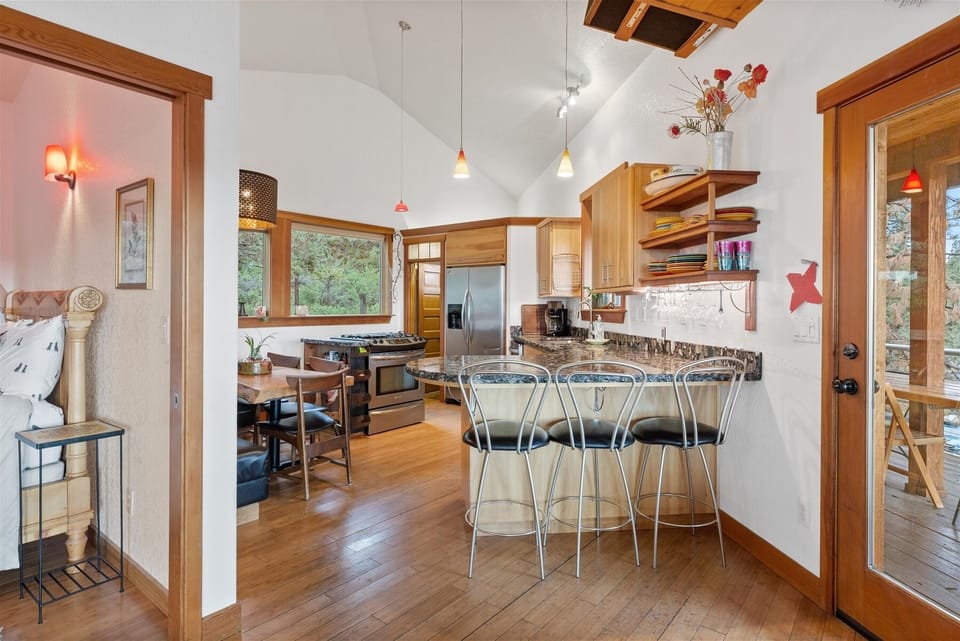 Open and social fully equipped gourmet kitchen
