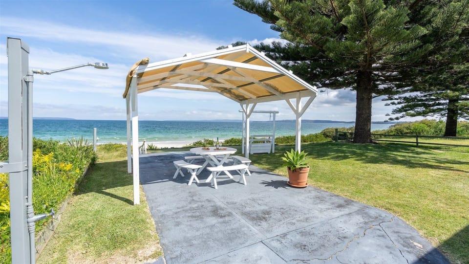 Absolute Beach | Amazing Views | Beachfront | Outdoor Entertaining