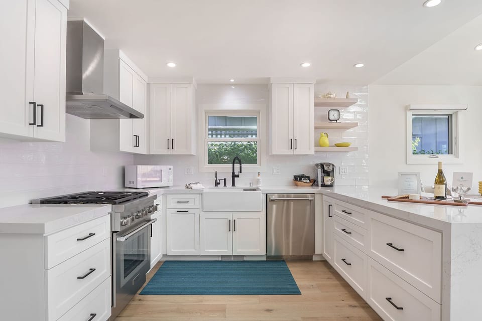 Fully Equipped Gourmet Kitchen