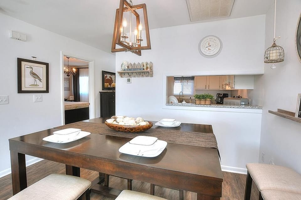 Dining Room
GW 9.2022