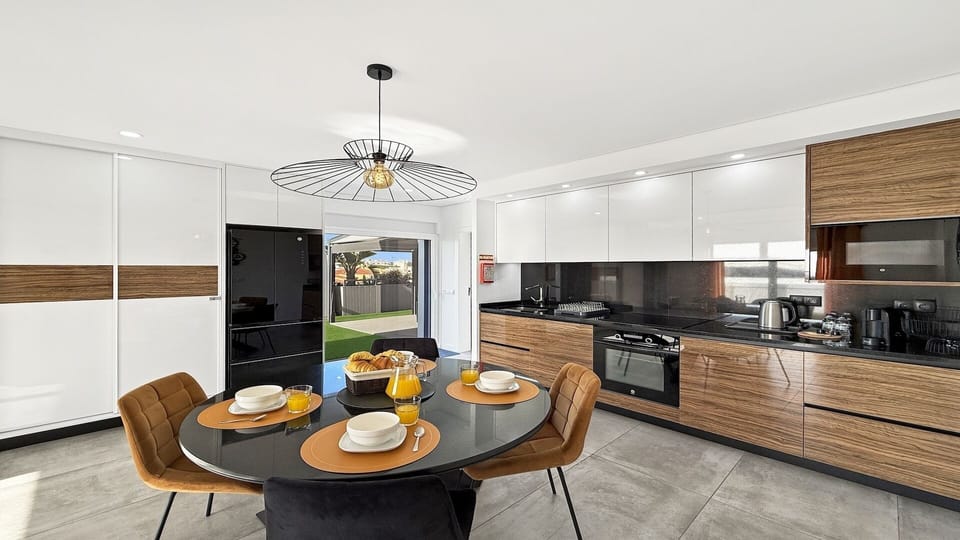Kitchen and Dinning Area