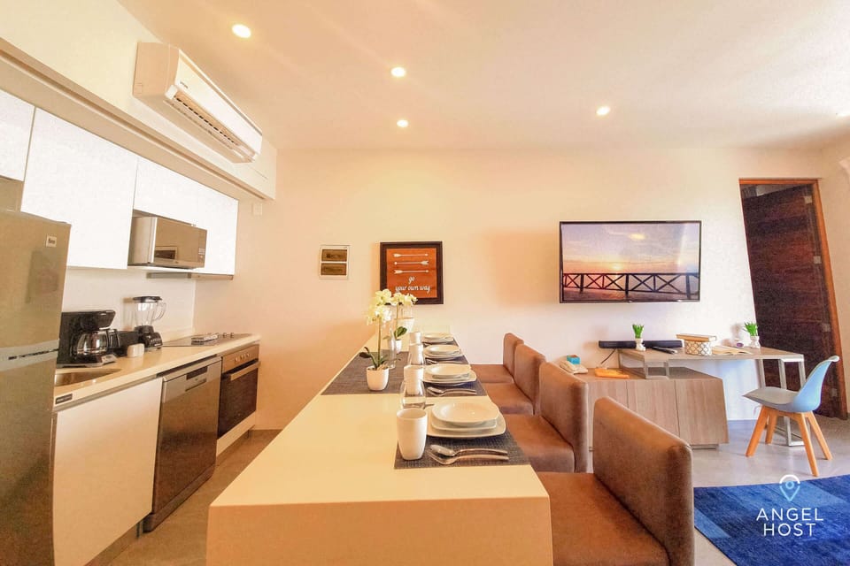 Enjoy effortless meals and relaxed gatherings in your urban base.