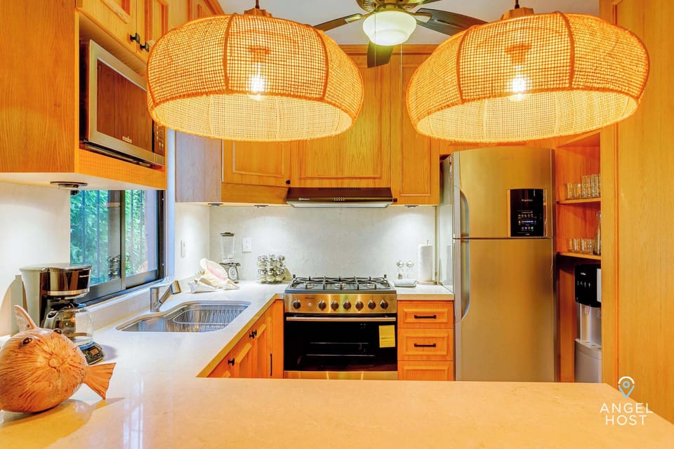 Quality appliances & all you'd need to prepare meals at home