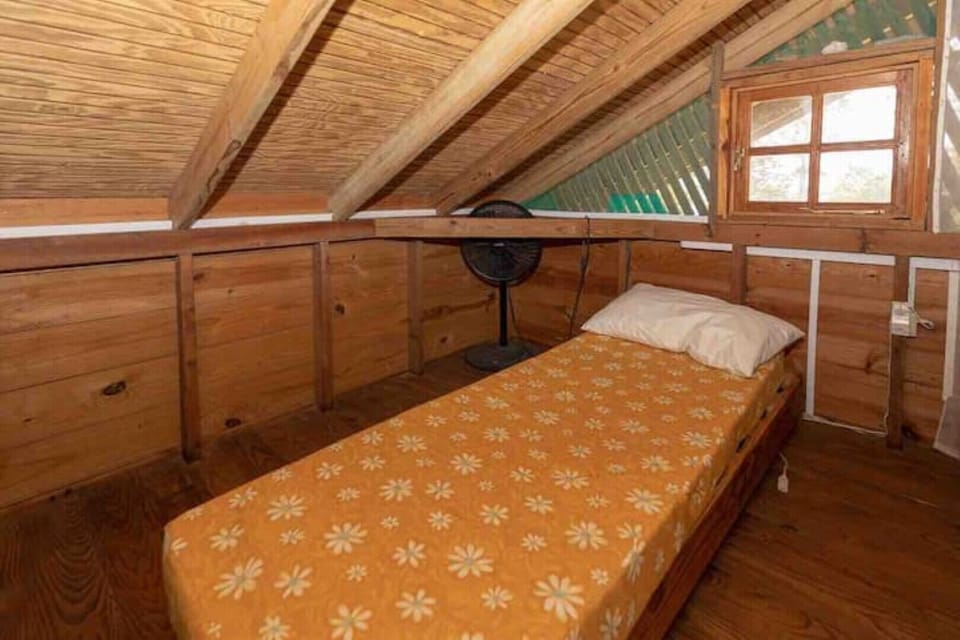 Mezzanine bedroom: Can have a double bed too.