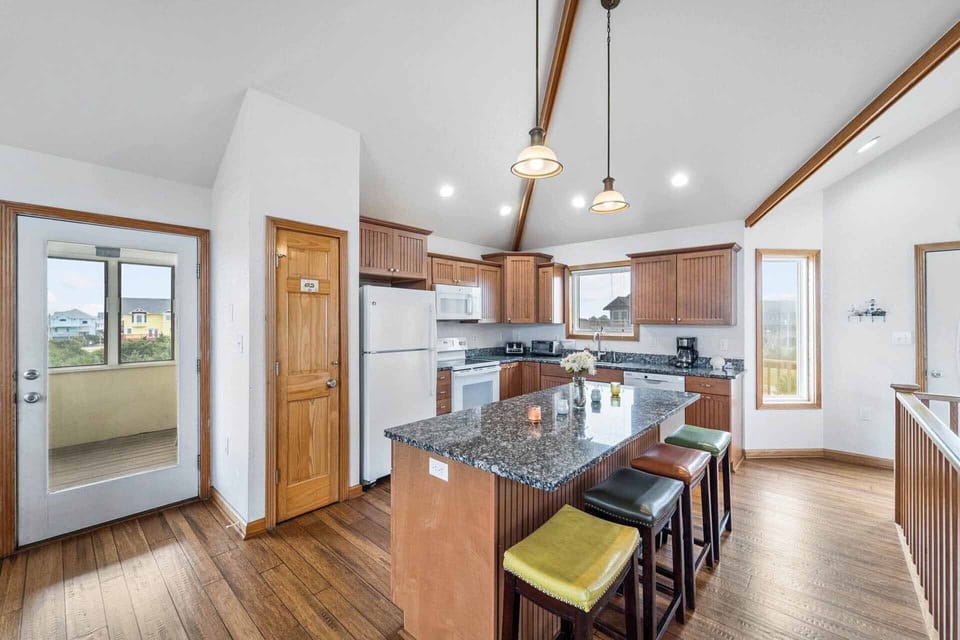 Surf-Or-Sound-Realty-1071-Im-Not-Shore-Kitchen-01