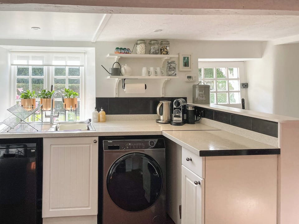 Kitchen | Winkle Cottage, Calbourne