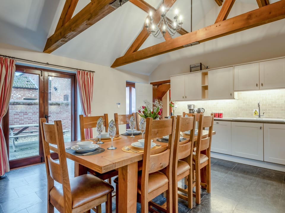 Four Poster bedroom | Piggyback Barns - Woodpecker Barn, Sculthorpe, Fakenham