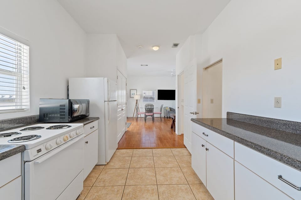 Kitchen- Top Level