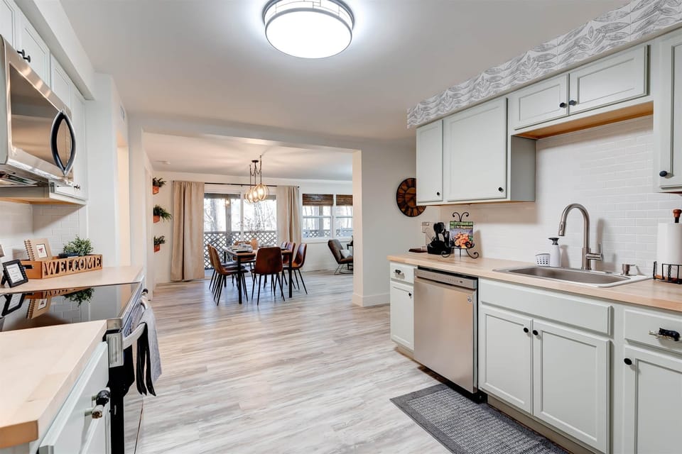 01-809 Ridgefield Dr-1