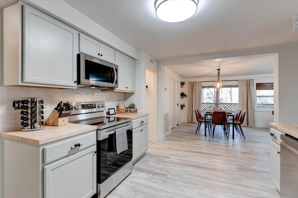 02-809 Ridgefield Dr-2