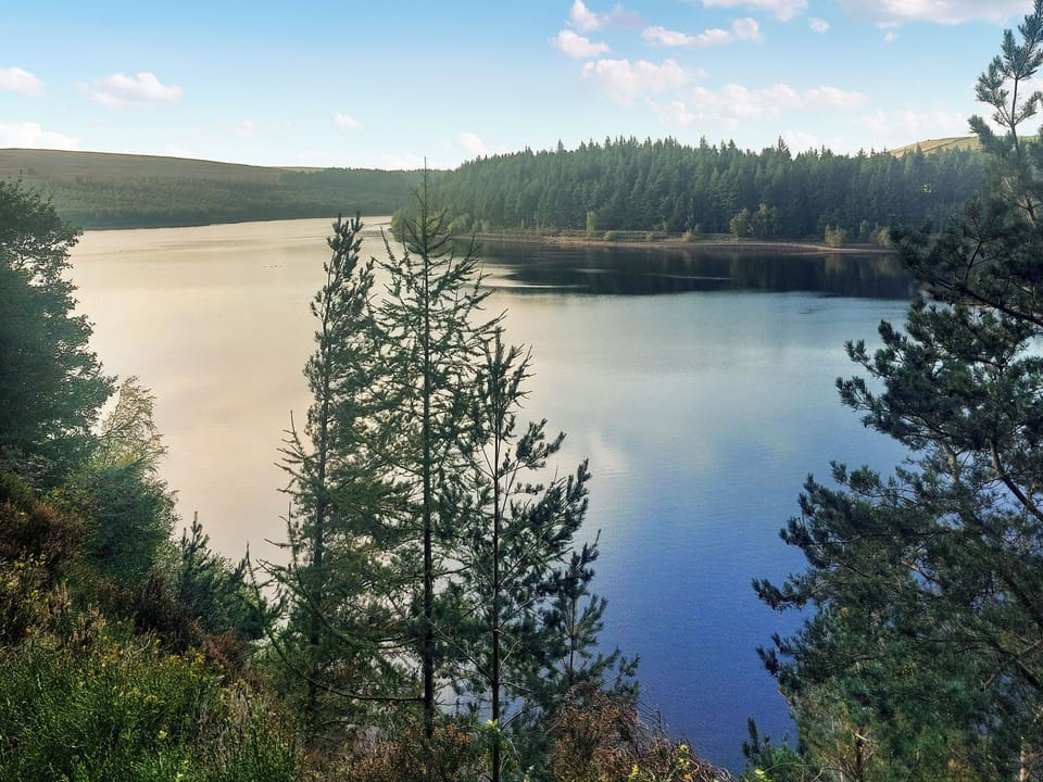 Surrounding area | St. Georges Cottage, Holmfirth