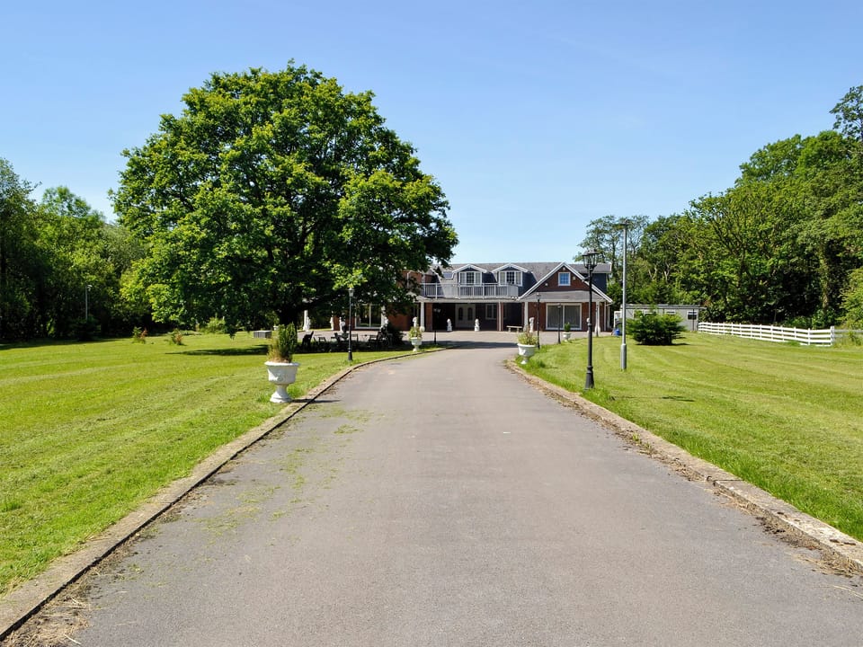 Driveway | Vijay Gardens, Glanaman, near Llandeilo