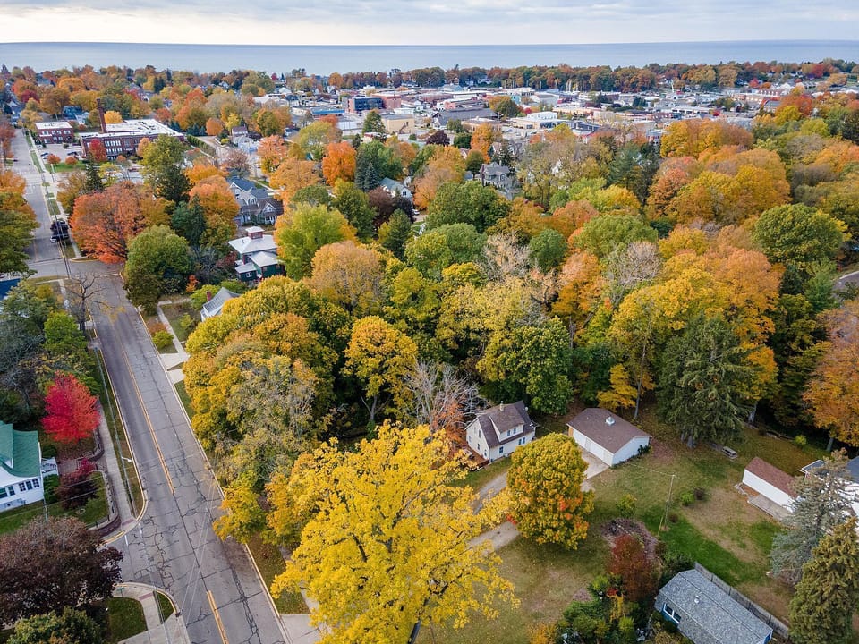 Walking distance to downtown, close to beaches and more!