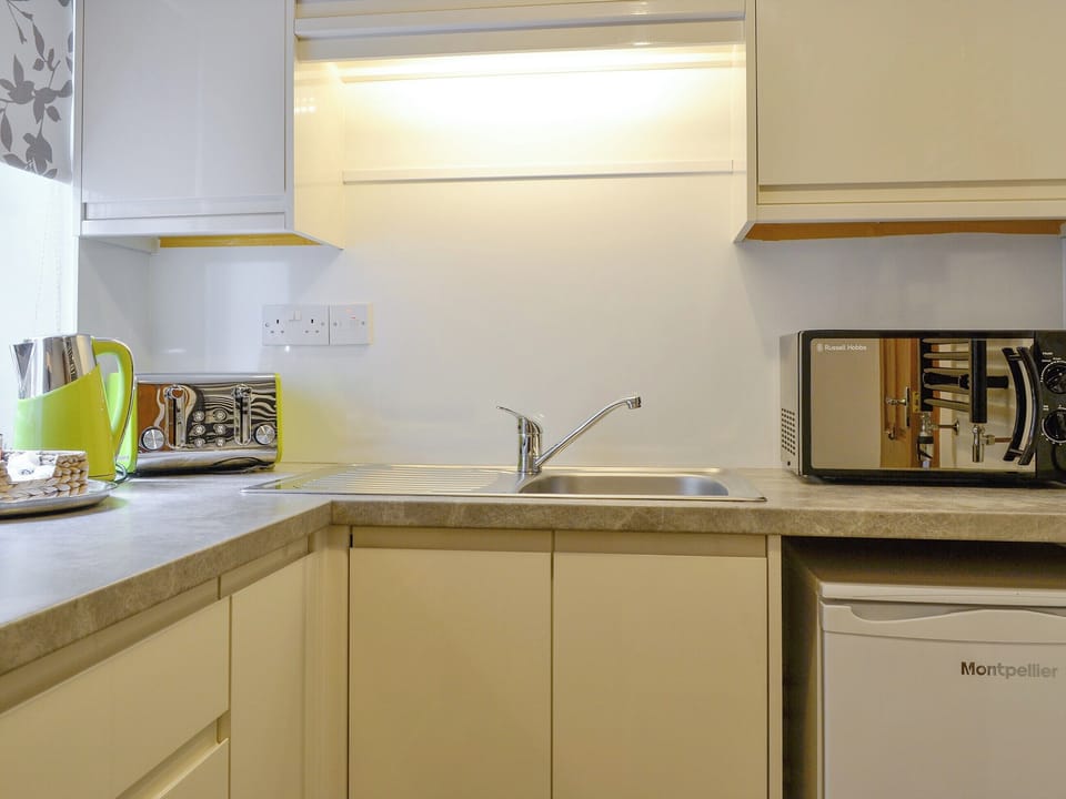 Fully appointed kitchen | Shepherd&rsquo;s Bield - Doddick Farm Cottages, Threlkeld, near Keswick