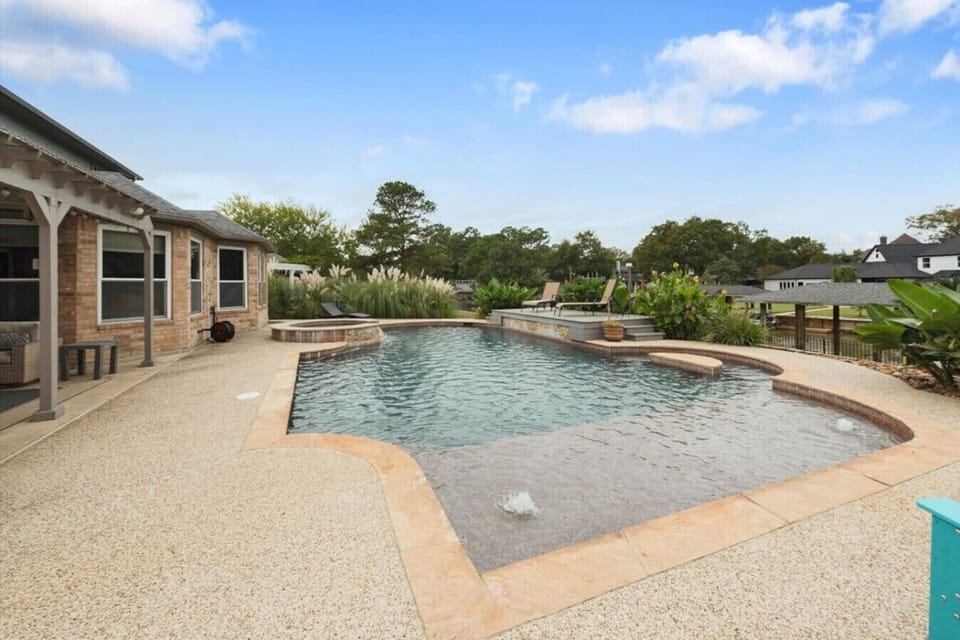 Backyard/Pool