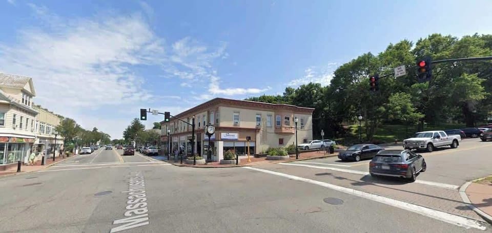 View of the Arlington Heights Square, 2 blocks away from our house. There are many shops around, restaurants, a gym, a barbershop, nail salon, ice cream store, cookie store, coffee shop, etc. 