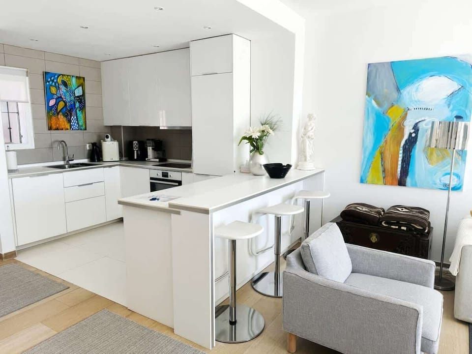 Lounge property management