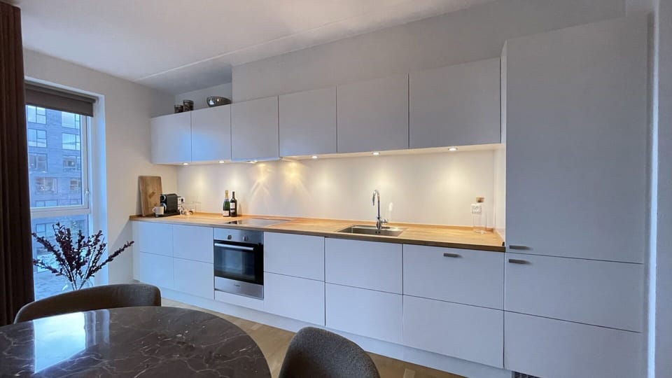 Dining Room, Kitchen
