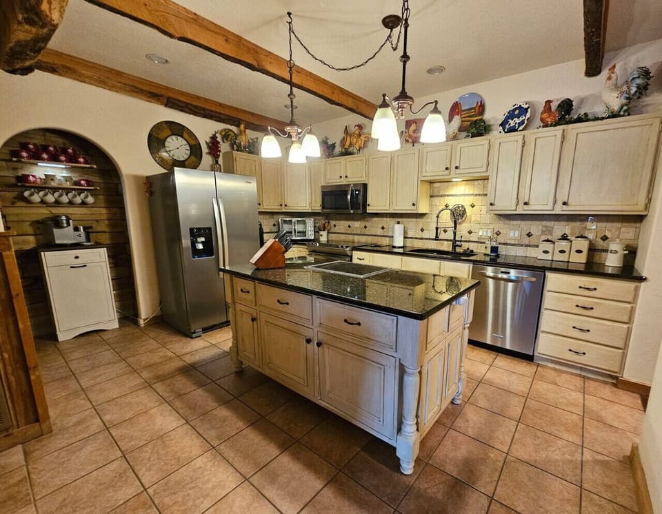 Fully equipped Kitchen and Coffee Bar