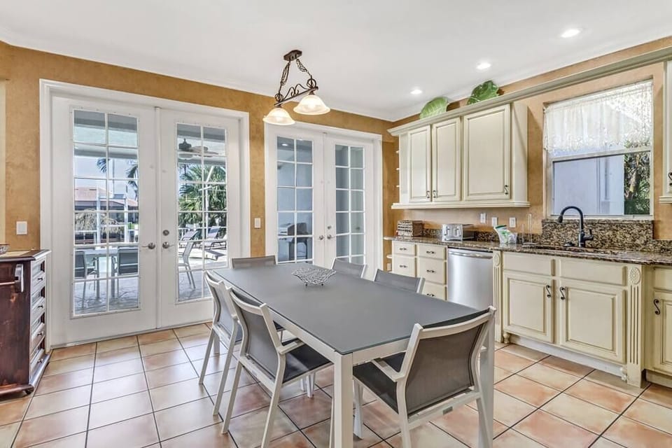 885cc332 fcf9 4f94 a06e 4cb55a5bddcc