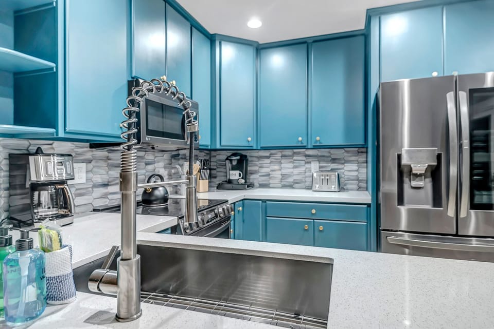 Fully Equipped Kitchen with Stainless Steel Appliances