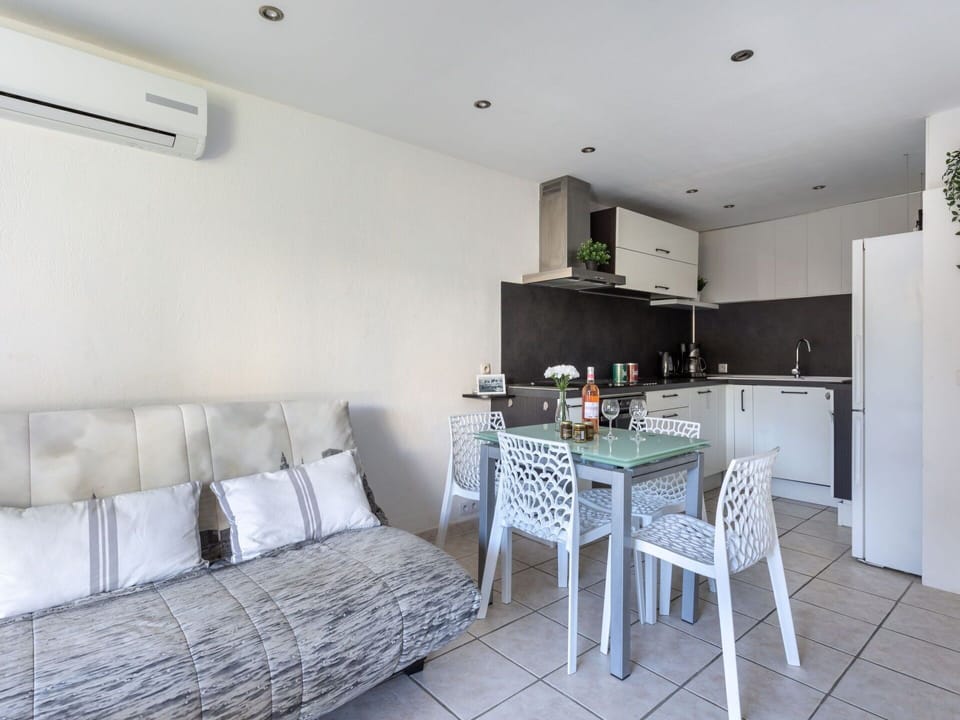 Furniture, Property, Table, Couch, Wood, Lighting, Interior Design, Flooring, Floor, Comfort