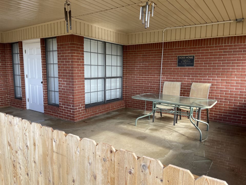 Outdoor dining