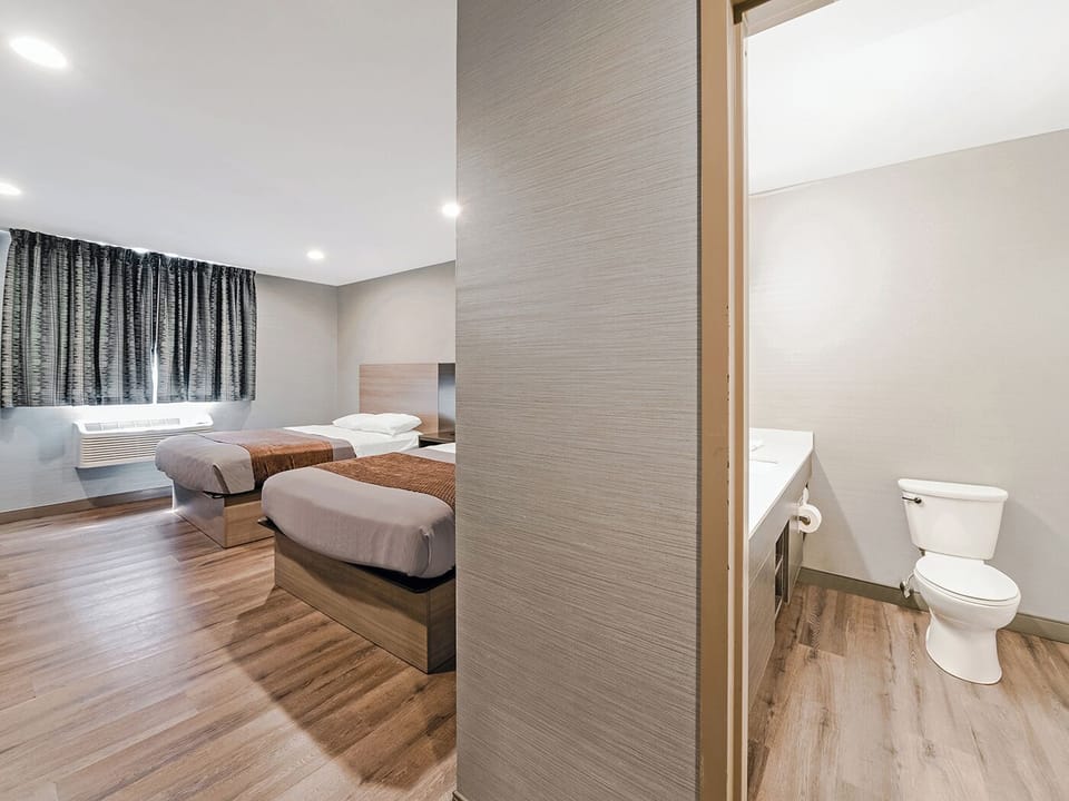 Unit with 2 Double Beds
