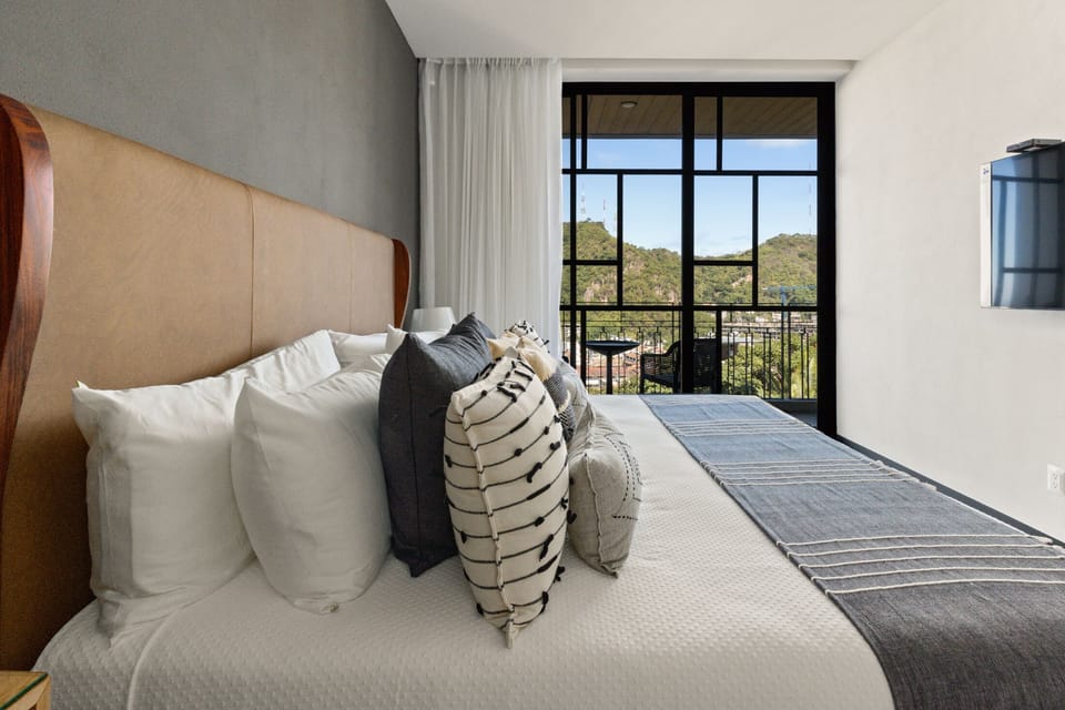 Condo - Image 4