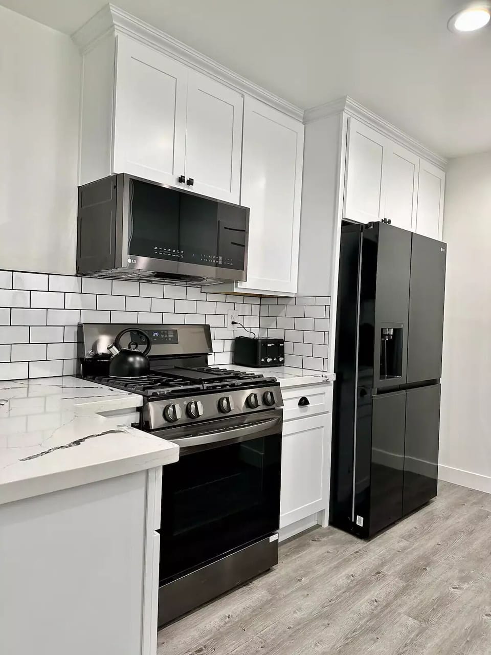 Convenient kitchen with brand new appliances