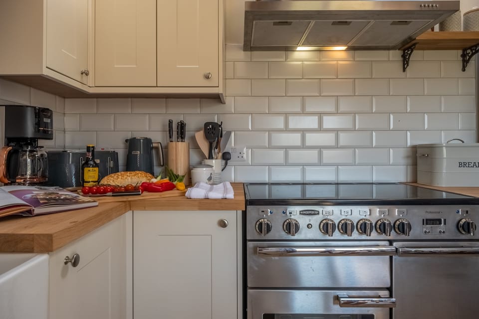 Well-equipped bespoke kitchen