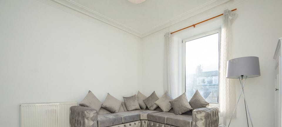 Living Room / Lounge