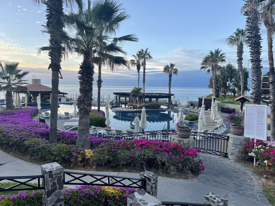Pool volleyball, kids activities, swim up bar, steps to beach and restaurant.