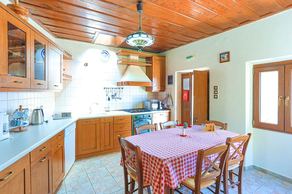 Cosy Kitchen on upper level