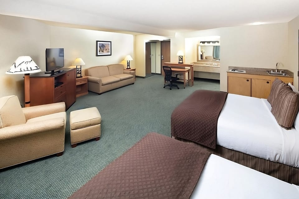 Unit with 2 Queen beds