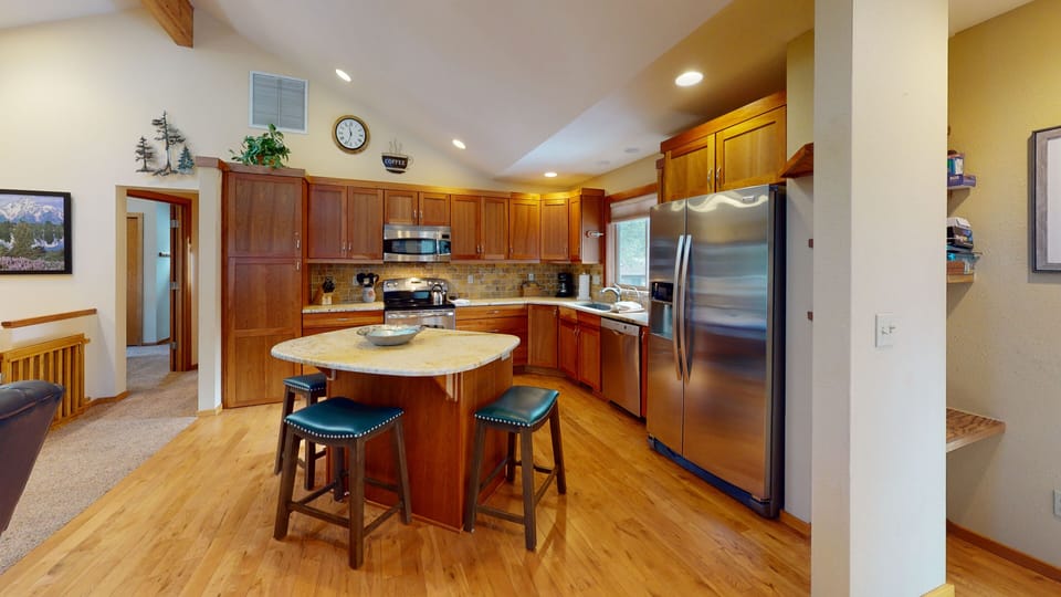 4-Stag-Kitchen