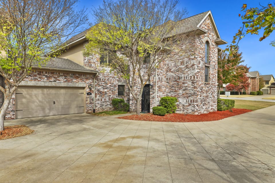 Front entry and 2 car garage