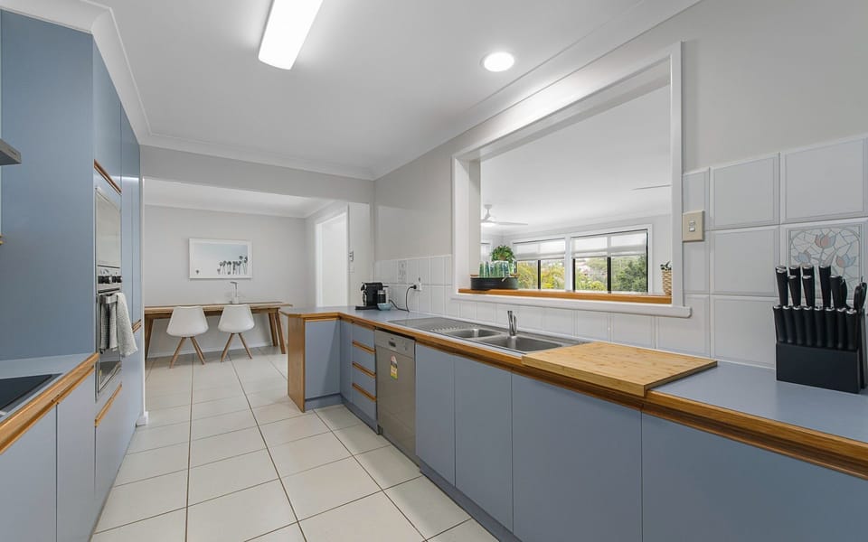 Harrys at Shelly Beach - coastal home with pool