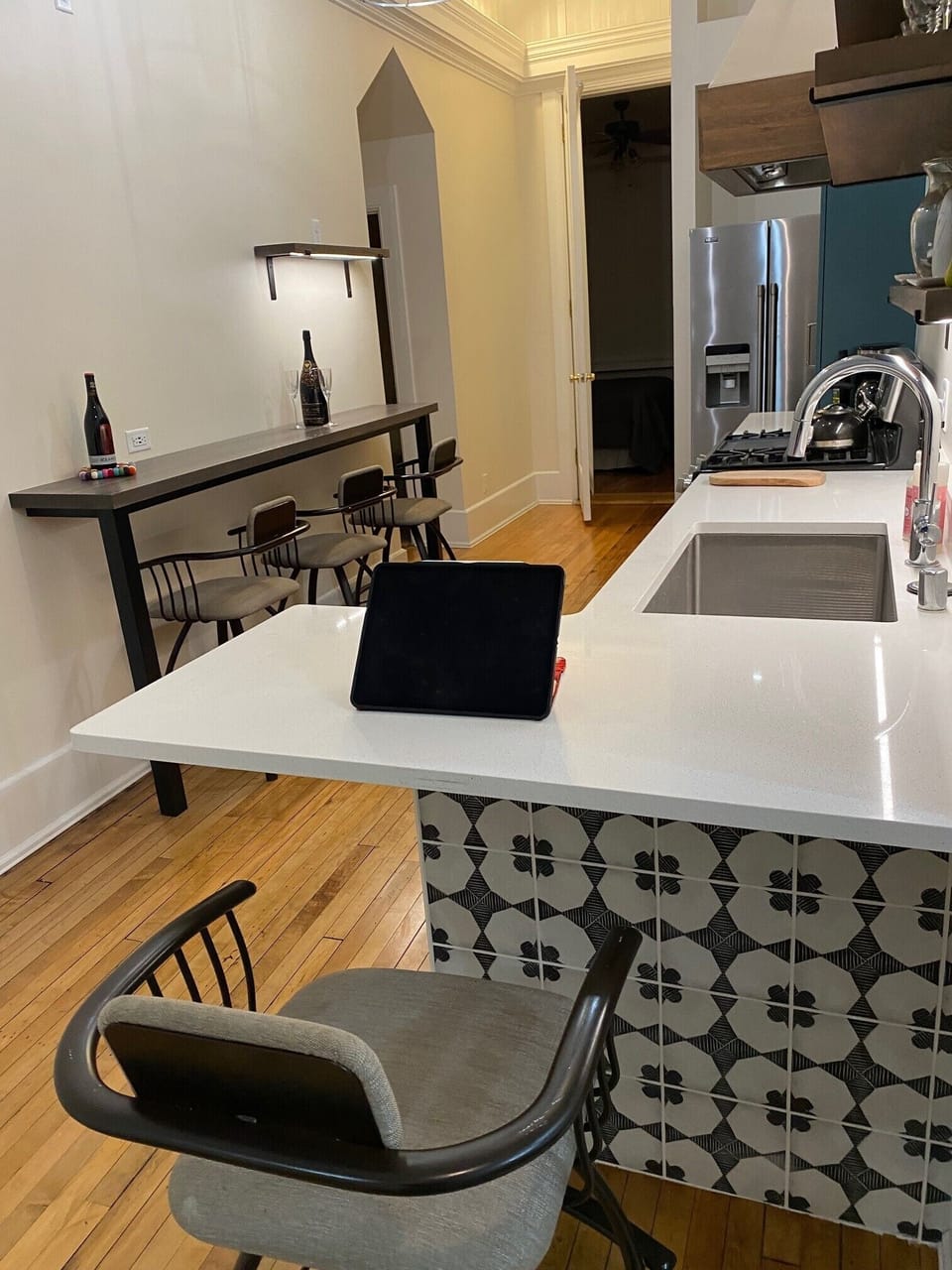 Another view of the kitchen.