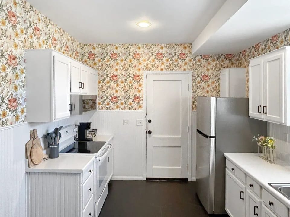This is your fully-stocked kitchen. Dining table and dishwasher, not pictured.
