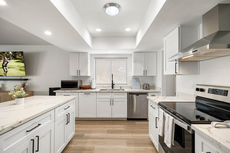 Well equipped kitchen for all your needs. 
