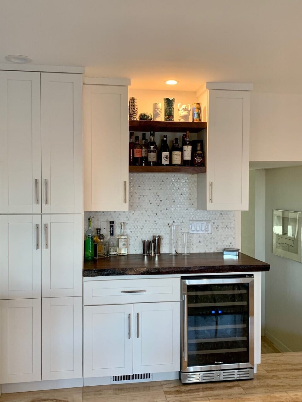 Bar area in kitchen 