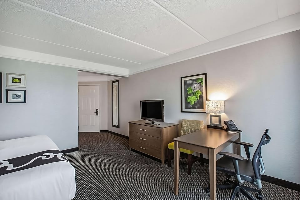 Double beds. Exact unit assigned upon arrival. Views, colors, decor may vary