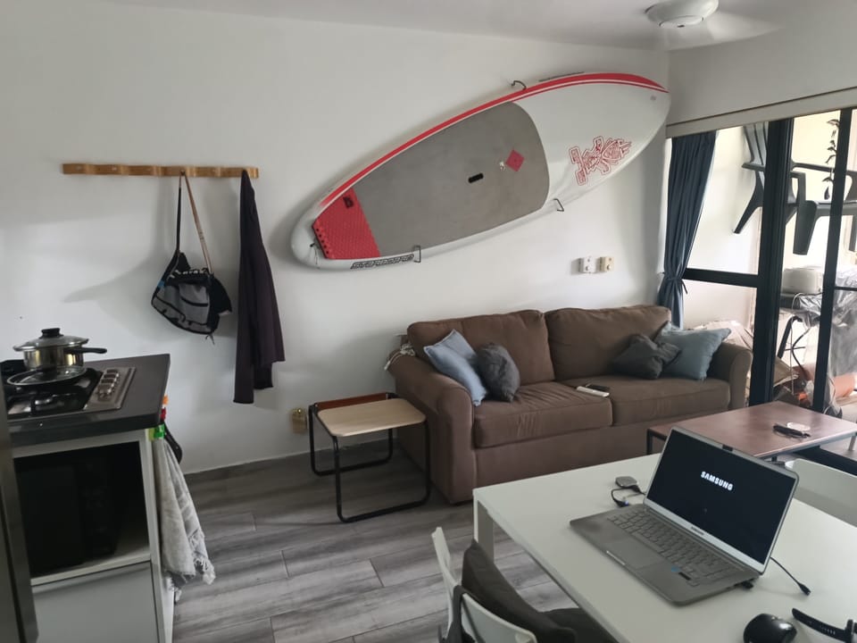 Recentely added SUP board. Carbon paddle in the locker by the bathroom