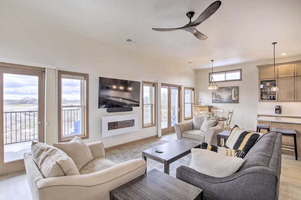 Pipe Vacation Rental | 3BR | 3BA | 2,700 Sq Ft | Stairs Required