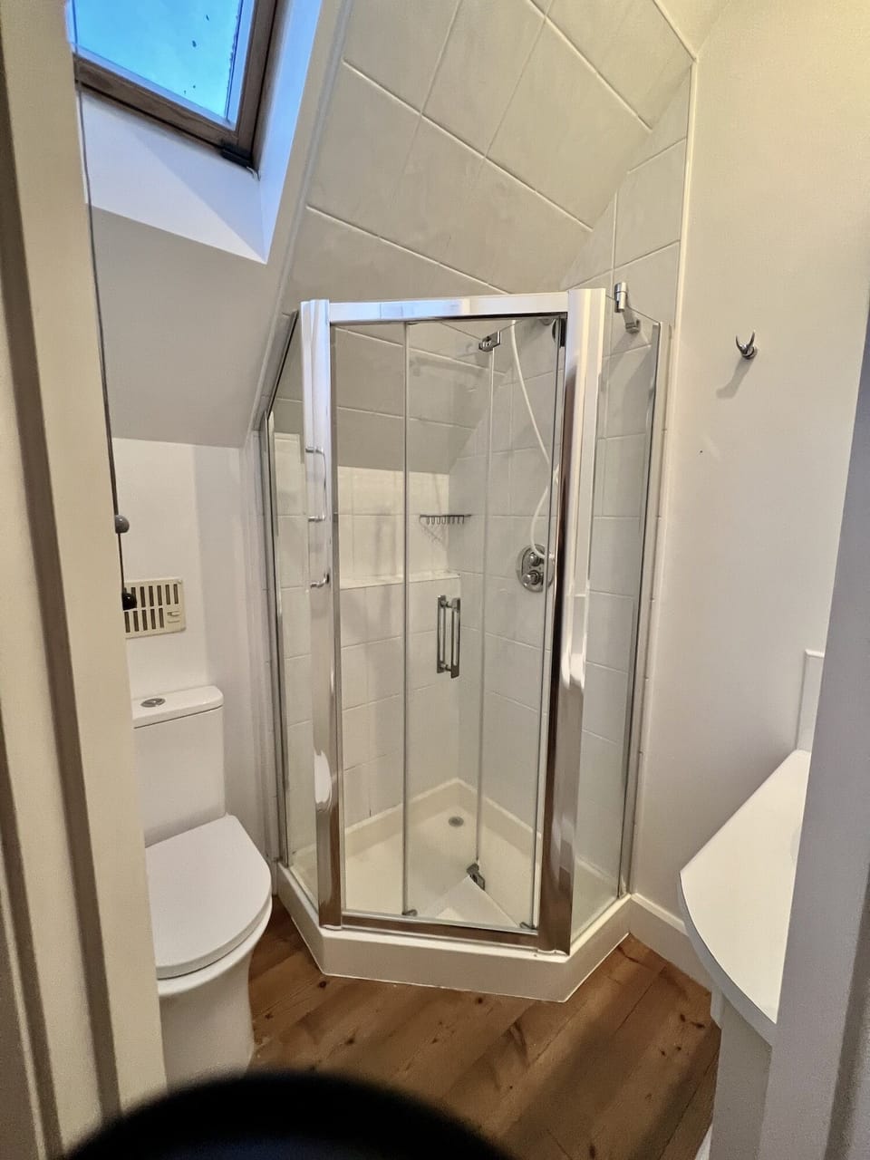 En suite to Master Bedroom
