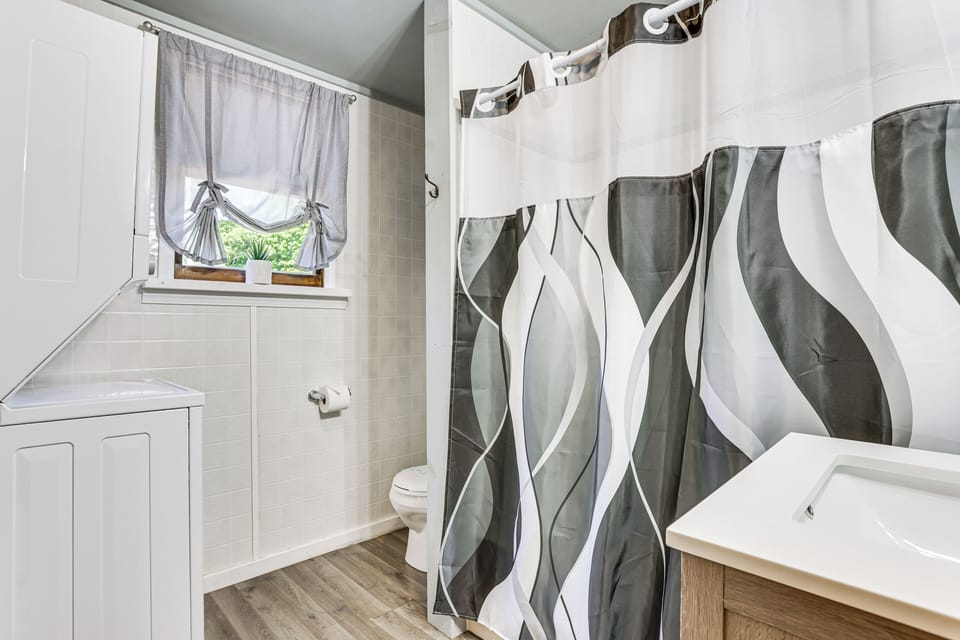 Full Bathroom | Laundry | 1st Floor