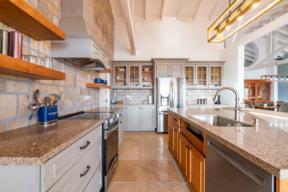 Fully Equipped Kitchen, double door refrigerator, Large Oven, Induction cooktop.