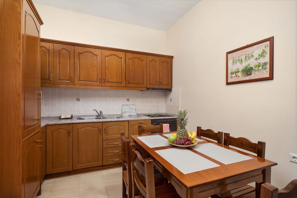 Kitchen %26amp%3B dining area