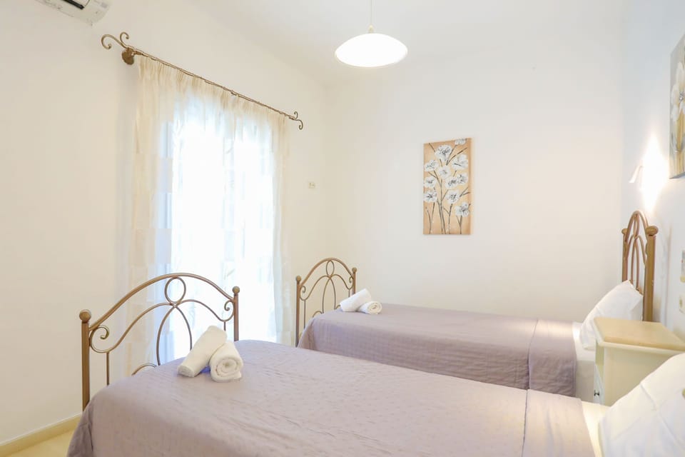 Timeless twin room
